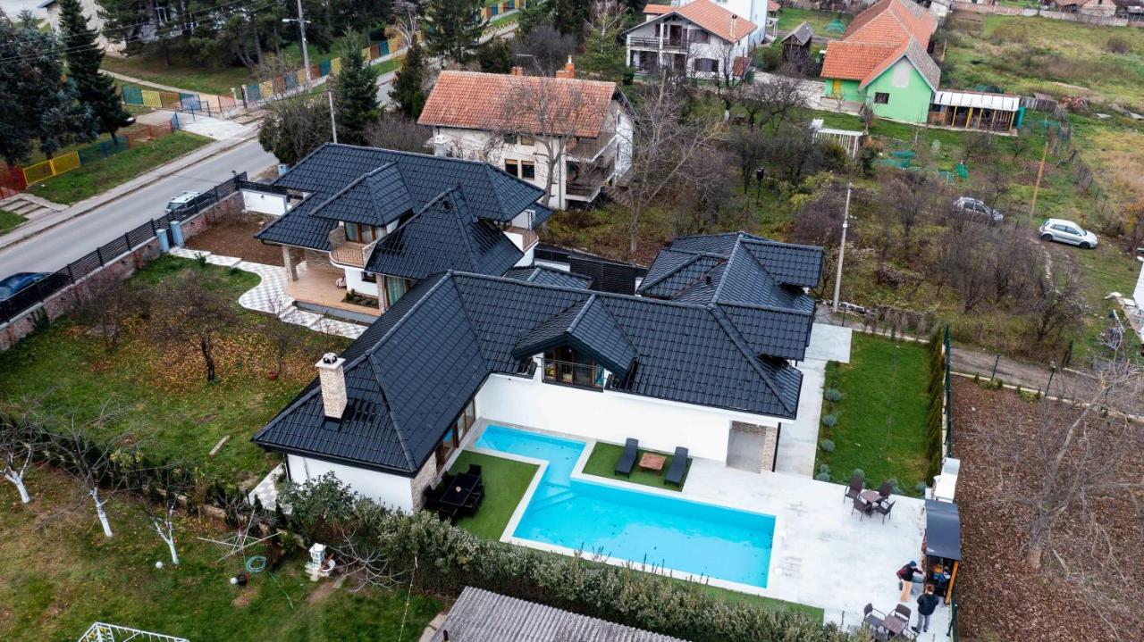City Escape Luxury Villa Zuce Dış mekan fotoğraf