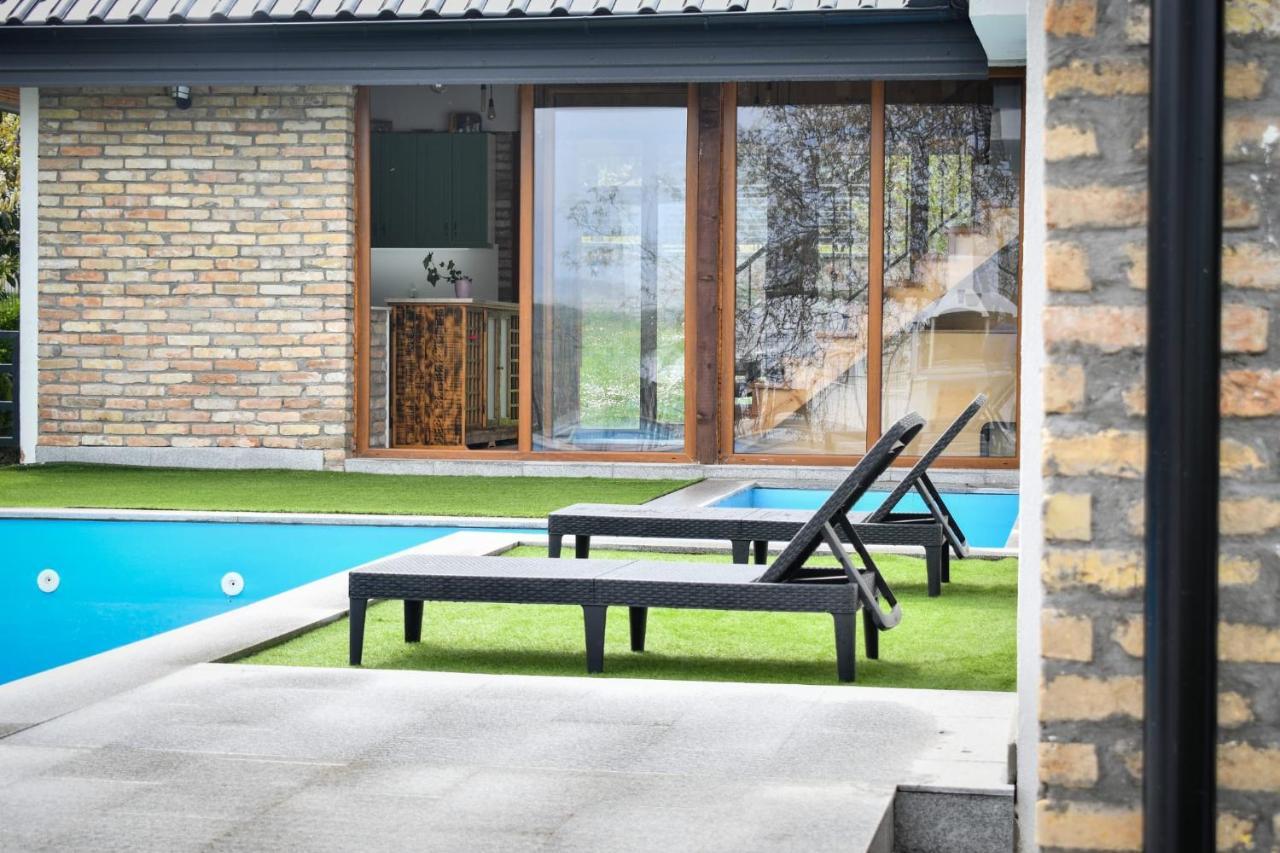 City Escape Luxury Villa Zuce Dış mekan fotoğraf